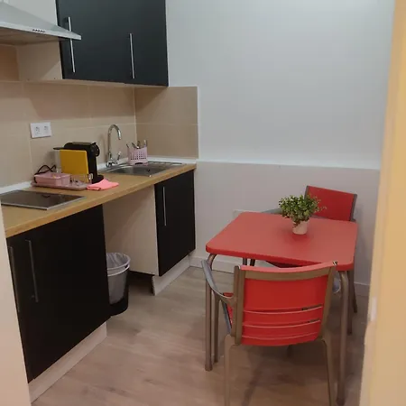 Grand Via House 3*