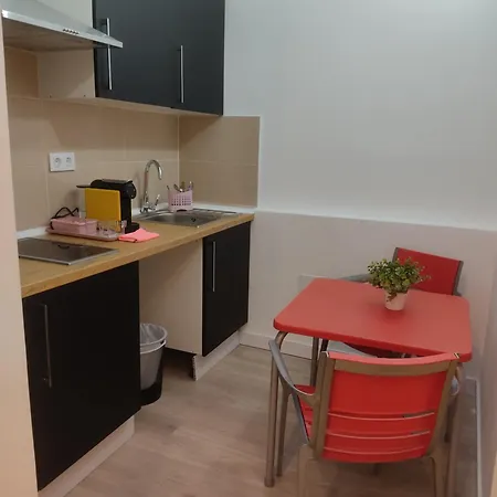 Guest house Grand Via House 3*