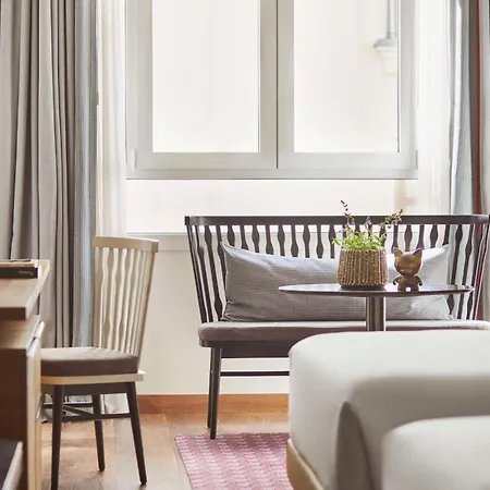 Hyatt Centric Gran Via 5* Madryt