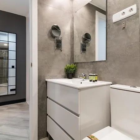 Modern Apartment-2bedrooms 2baths-malasana Madrid