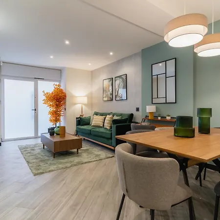 Modern Apartment-2bedrooms 2baths-malasana Apartment *