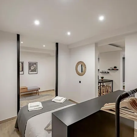 Apartment Stunning And Spacious Flat At Barrio De Letras Madrid