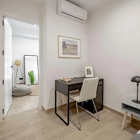 Apartment Stunning And Spacious Flat At Barrio De Letras