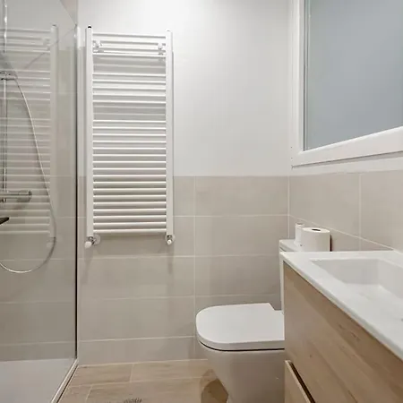 Stunning And Spacious Flat At Barrio De Letras Apartment *