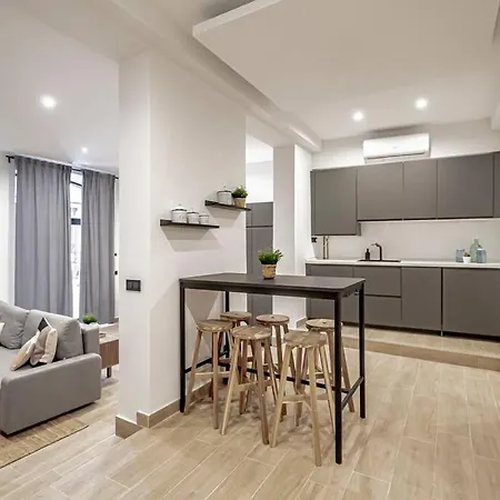 Stunning And Spacious Flat At Barrio De Letras *