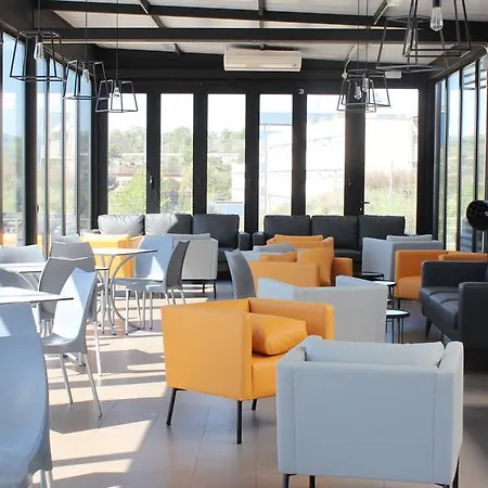 Residencia Universitaria Resa Erasmo Апартаменты