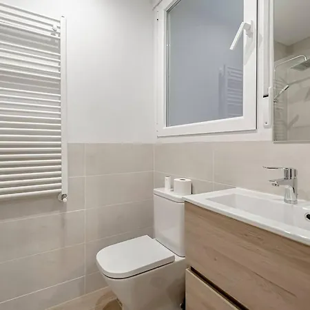 Stunning And Spacious Flat At Barrio De Letras