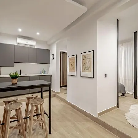Stunning And Spacious Flat At Barrio De Letras Apartment *