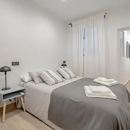 Apartment Stunning And Spacious Flat At Barrio De Letras