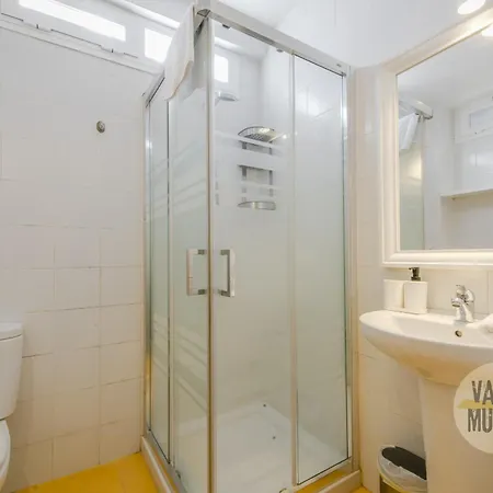 Sunny 3pax En Plena Plaza De Chueca *