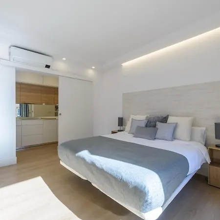 Gran Via New 2br 1bth Elevator Apartment Madrid