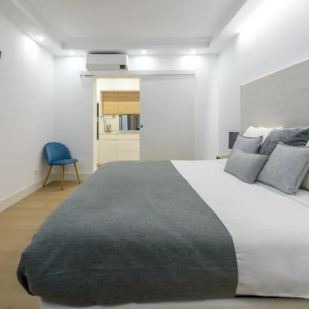 Gran Via New 2br 1bth Elevator