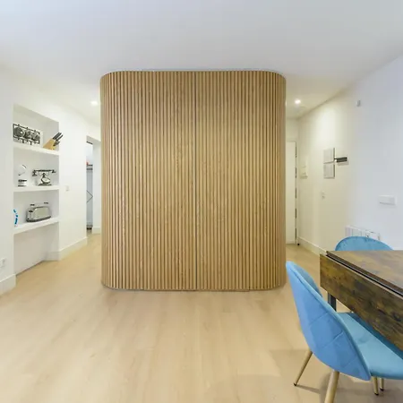 Gran Via New 2br 1bth Elevator * Madrid