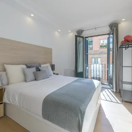 Gran Via New 2br 1bth Elevator Apartment Madrid