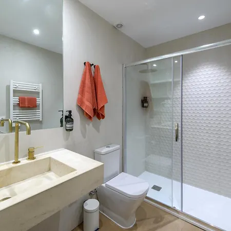 Gran Via New 2br 1bth Elevator Apartment