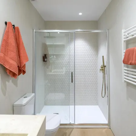 Apartment Gran Via New 2br 1bth Elevator Madrid