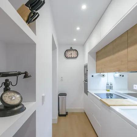 Gran Via New 2br 1bth Elevator * Madrid