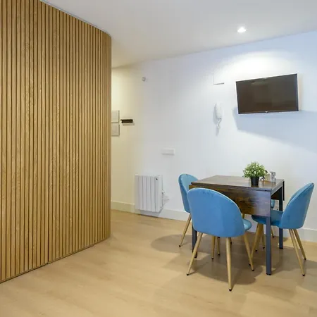 Gran Via New 2br 1bth Elevator Apartment *