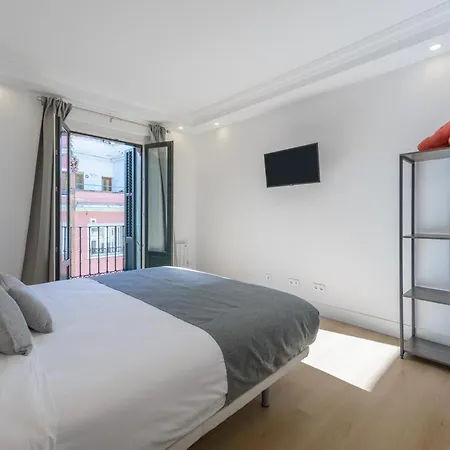 Gran Via New 2br 1bth Elevator * Madrid