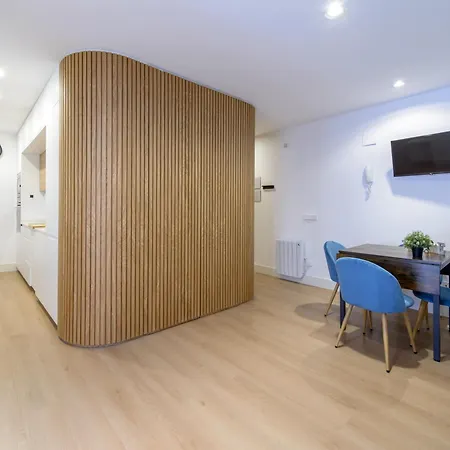 Gran Via New 2br 1bth Elevator Apartment *