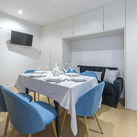 Gran Via New 2br 1bth Elevator Apartment Madrid