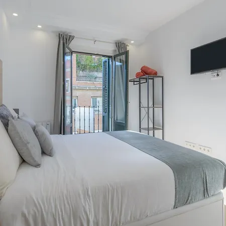 Gran Via New 2br 1bth Elevator Apartment