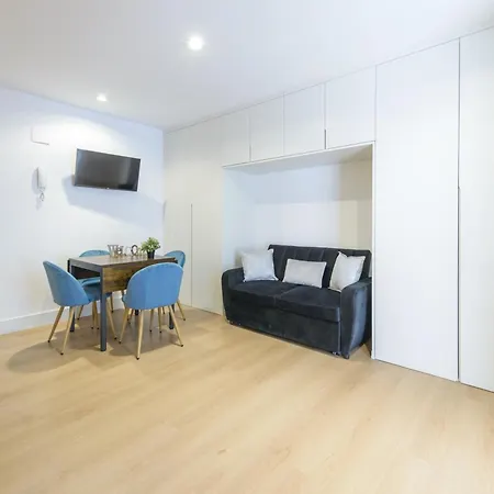 Gran Via New 2br 1bth Elevator Apartment