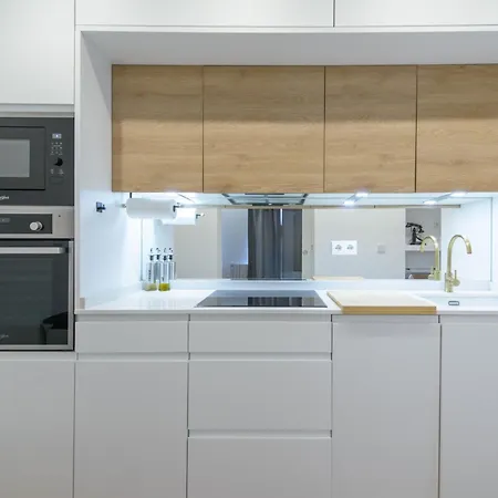 Gran Via New 2br 1bth Elevator *