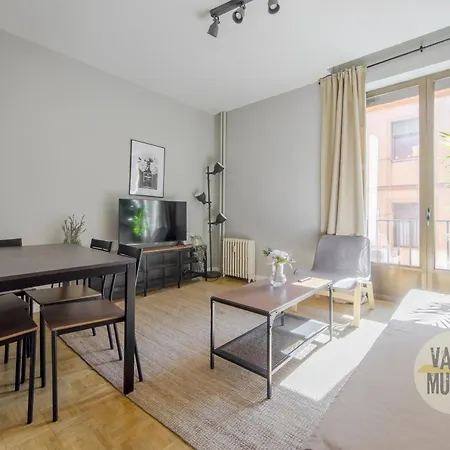 Amplio Y Centrico 9pax En La Latina Madrid