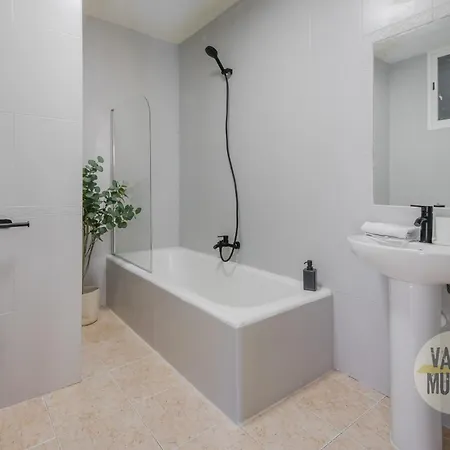 Appartamento Amplio Y Centrico 9pax En La Latina Madrid