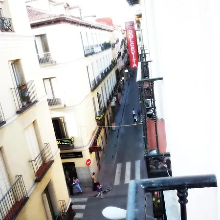بيت ضيافة Casa De Huespedes Dolce مدريد
