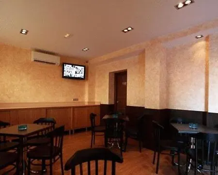Pensión Avenida Barajas 3*