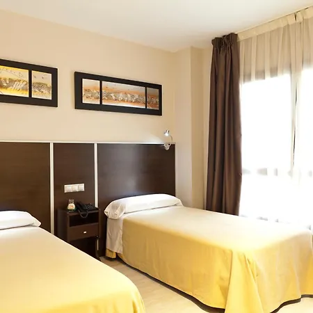 Pensión Avenida Barajas 3*