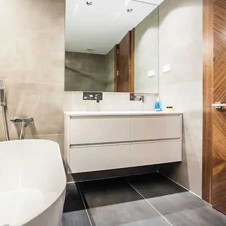 V73 Elegance & Comfort - Luxury In Barrio Salamanca Madrid