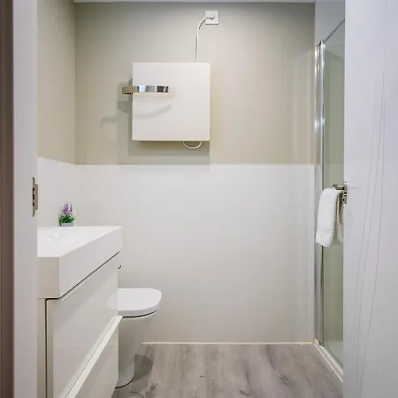 Exclusive Quietness In The Heart Of With Public Parking, Breakfast, 2 Bathrooms