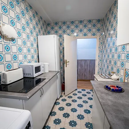 Apartamento Amplio En Chamberi By Bebalmy Madrid
