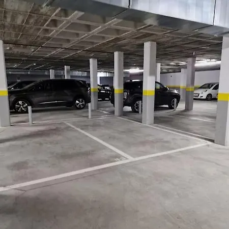 Valdebebas Con Garaje Gimnasio Y Piscina Madri