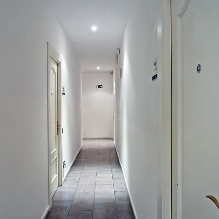 Sixrooms Plaza Mayor Guest house