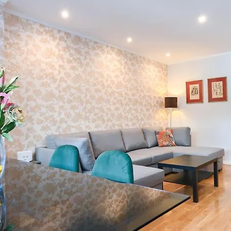 Apartment For Temporal Espacioso De Tres En Ore51