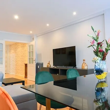Apartment For Temporal Espacioso De Tres En Ore51 *