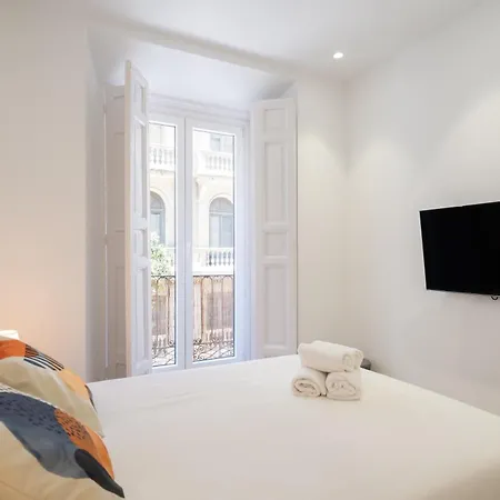 Chueca Hortaleza 12pax 5 Bedrooms 5 Baths