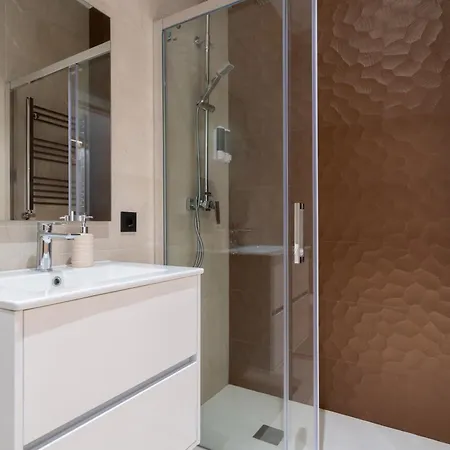 Apartment Chueca Hortaleza 12pax 5 Bedrooms 5 Baths