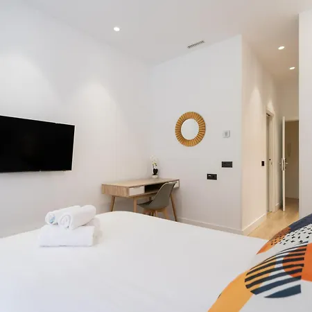 Chueca Hortaleza 12pax 5 Bedrooms 5 Baths Madrid