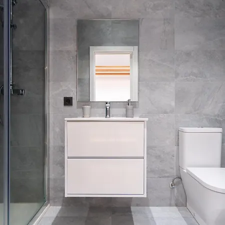 Chueca Hortaleza 12pax 5 Bedrooms 5 Baths