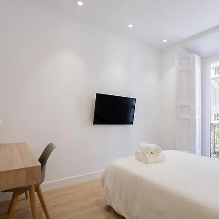 Apartment Chueca Hortaleza 12pax 5 Bedrooms 5 Baths Madrid