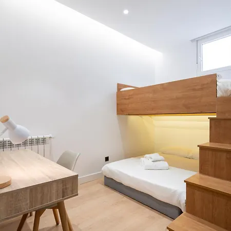 Chueca Hortaleza 12pax 5 Bedrooms 5 Baths Madrid