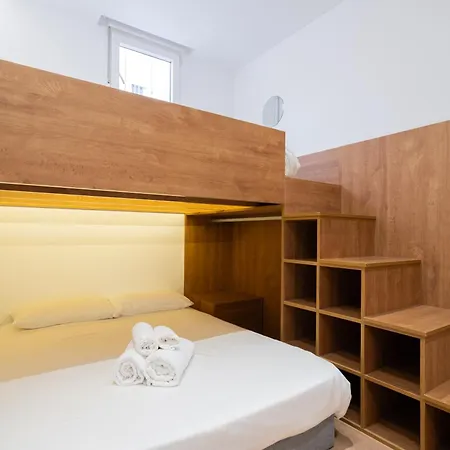 Chueca Hortaleza 12pax 5 Bedrooms 5 Baths Madrid