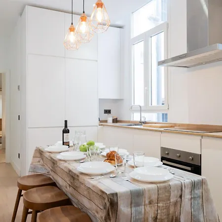 Chueca Hortaleza 12pax 5 Bedrooms 5 Baths Madrid