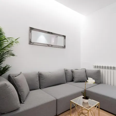 Chueca Hortaleza 12pax 5 Bedrooms 5 Baths Madrid