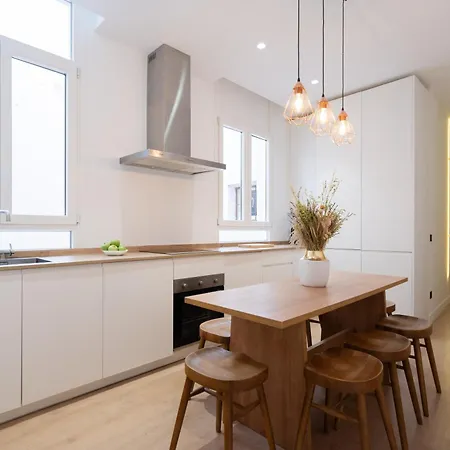 Apartment Chueca Hortaleza 12pax 5 Bedrooms 5 Baths *